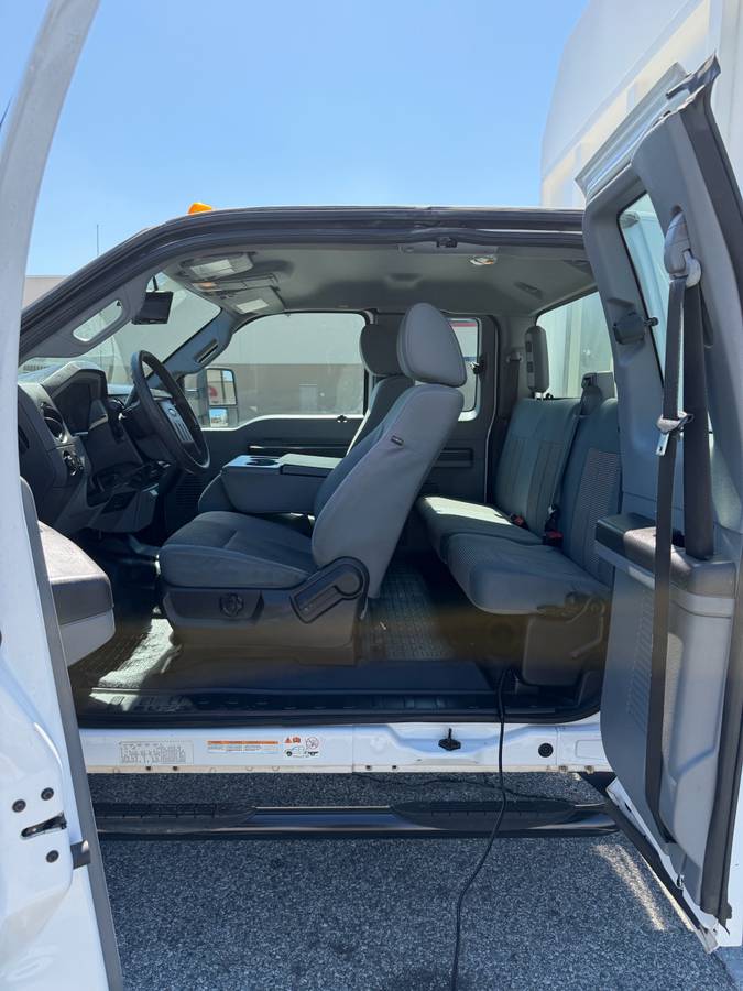 
								2013 Ford F-450 Duper duty 6.8 full									