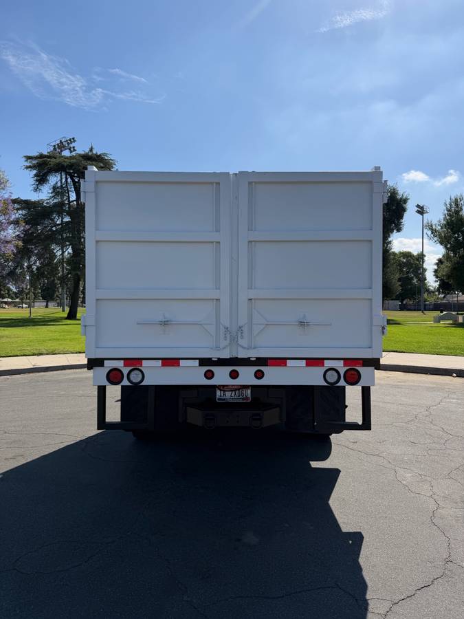 
								2011 Ford F-550 Super Duty Dump Truck – $34,900 (Irwindale) full									