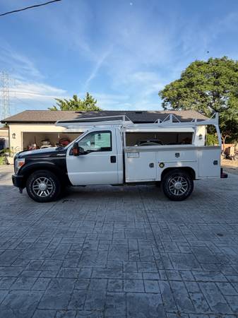 
								2012 Ford F-250 XL Service Truck for Sale – Utility Bed with Ladder Rack – L – $16,900 (Irwindale) full									