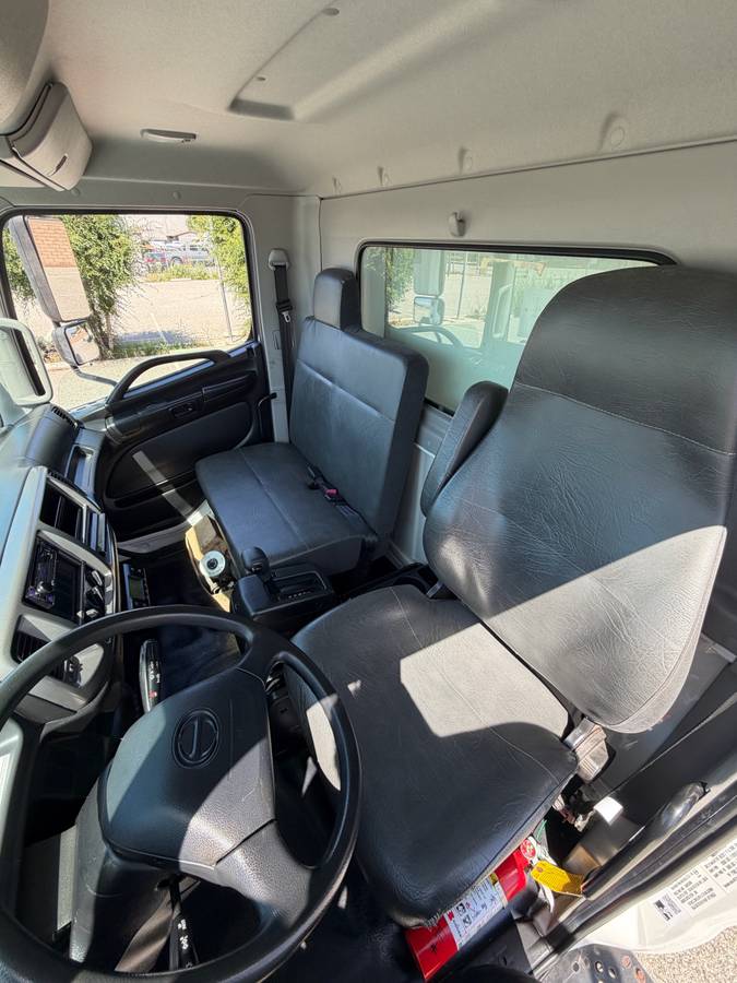 
								2018 Hino 258 Refrigerated Box Truck – $32,900 (Irwindale) full									