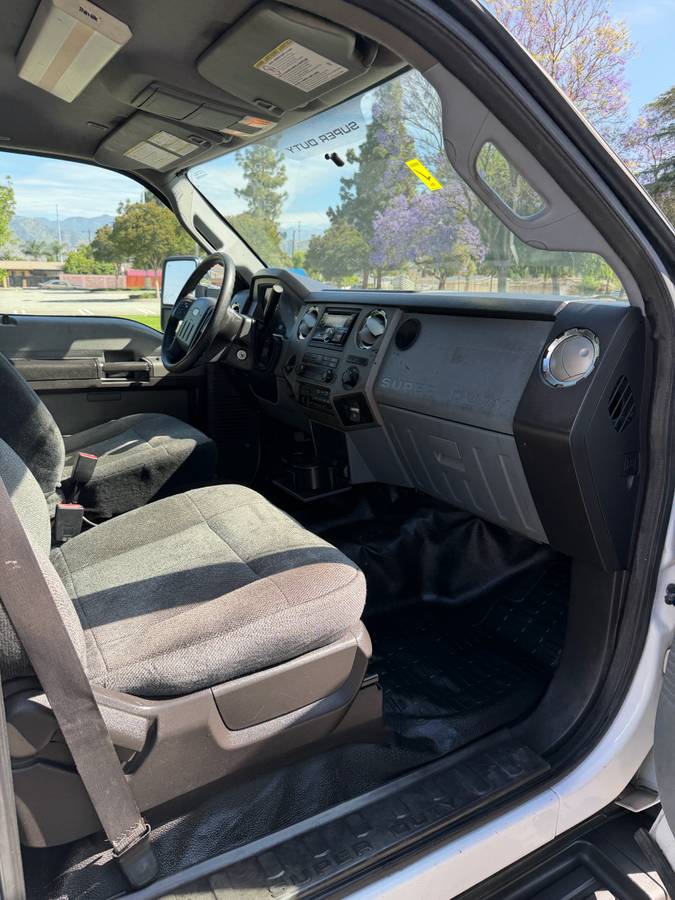 
								2011 Ford F-550 Super Duty Dump Truck – $34,900 (Irwindale) full									