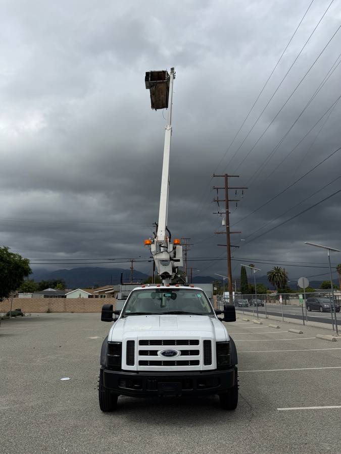 2008 Ford F450 Super duty Altec At200A – $14,900 (Irwindale)