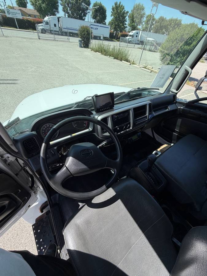 
								2018 Hino 258 Refrigerated Box Truck – $32,900 (Irwindale) full									