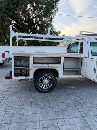 
								2012 Ford F-250 XL Service Truck for Sale – Utility Bed with Ladder Rack – L – $16,900 (Irwindale) full									
