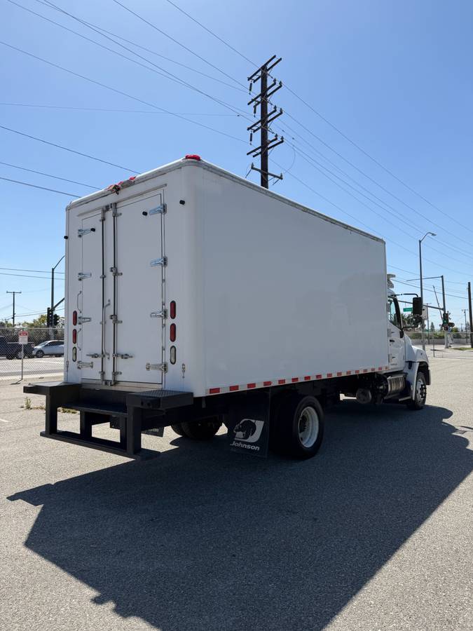 2018 Hino 258 Refrigerated Box Truck – $32,900 (Irwindale)
