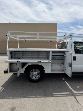 
								2016 Ford F-250 Service Truck for Sale – Utility Bed with Ladder Rack – 110K – $17,900 (Irwindale) full									