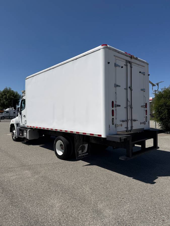 
								2018 Hino 258 Refrigerated Box Truck – $32,900 (Irwindale) full									