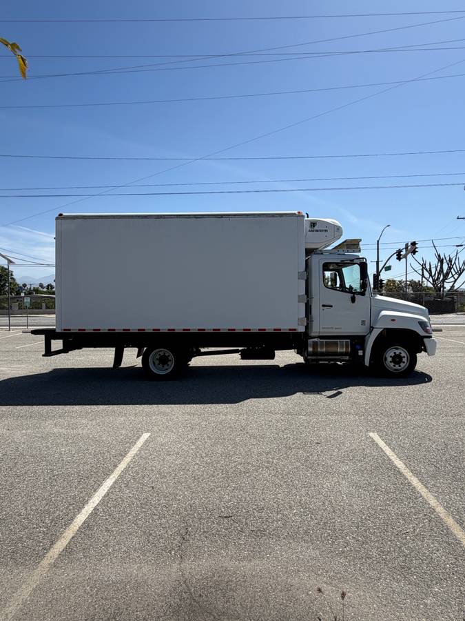 2018 Hino 258 Refrigerated Box Truck – $32,900 (Irwindale)