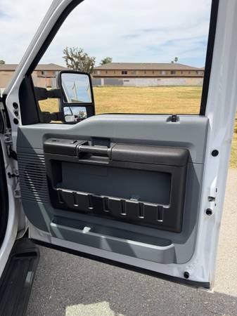 
								2016 Ford F-250 Service Truck for Sale – Utility Bed with Ladder Rack – 110K – $17,900 (Irwindale) full									