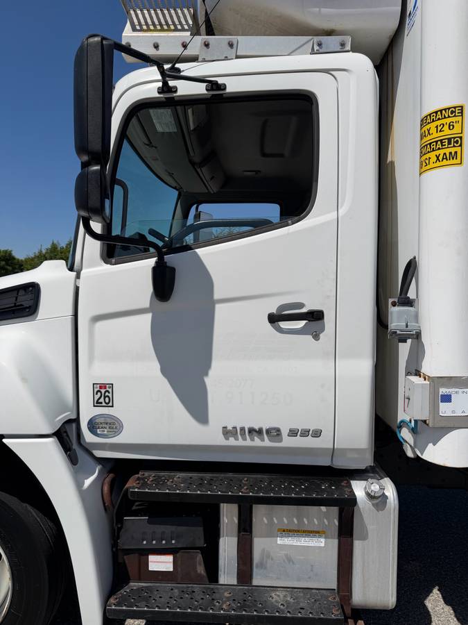 
								2018 Hino 258 Refrigerated Box Truck – $32,900 (Irwindale) full									