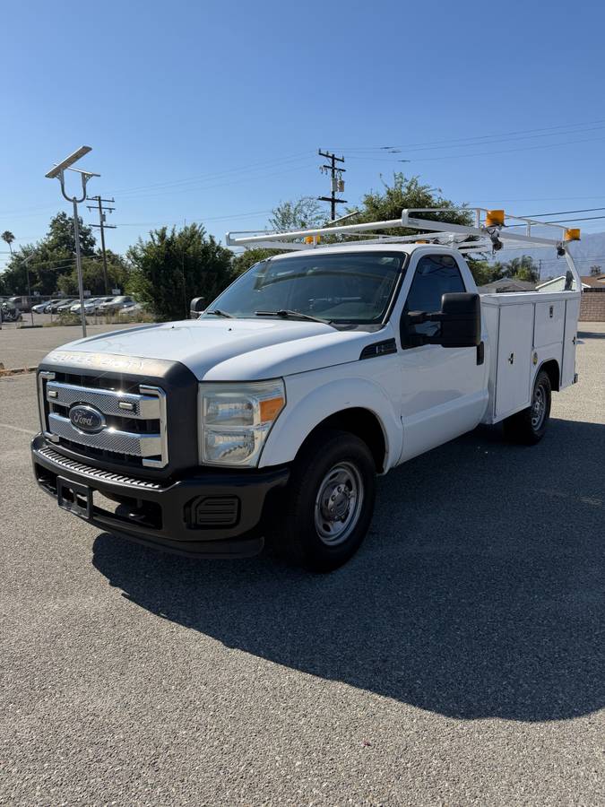 2014 Ford F-250 XL Utility Service Truck – 6.2L V8 – $13,900 (West Covina)